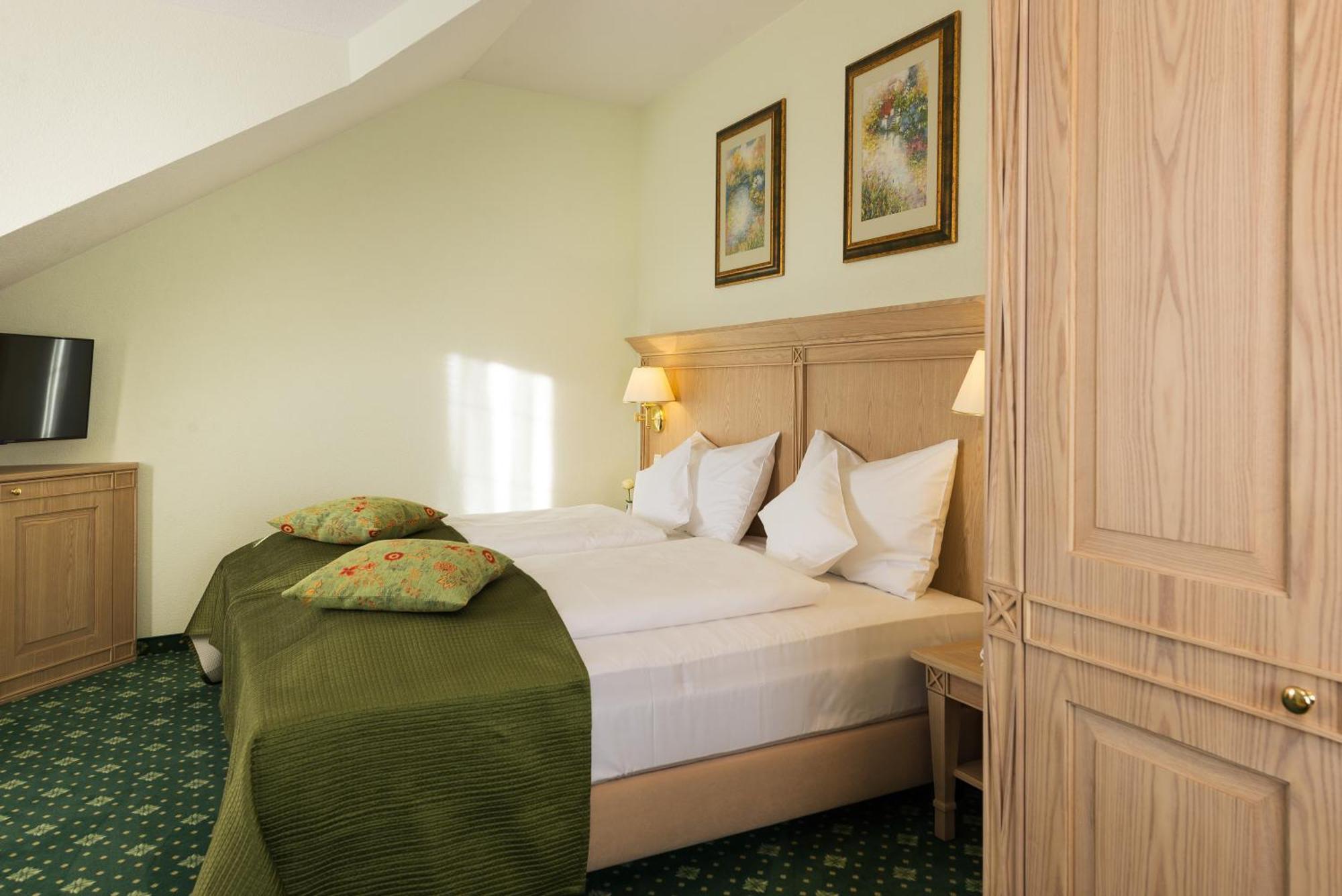 Hotel Rebstock Baden-Baden Zimmer foto